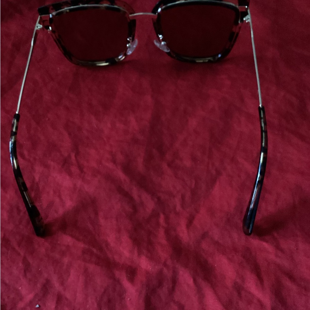 Tortoise Shell Square Sunglasses - Picture 3 of 4